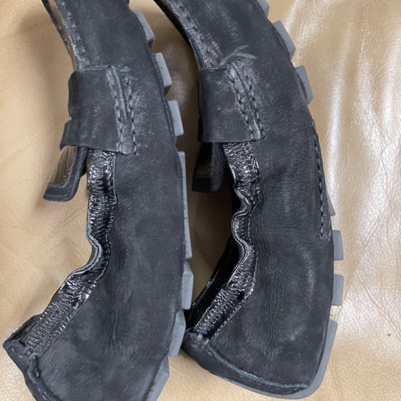 Cole Hahn Shoes - Picture 3 of 6